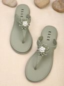Green color option, Sold out, Currently selected