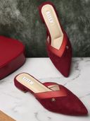 Maroon color option, Currently selected