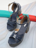 Navy Blue color option, Currently selected
