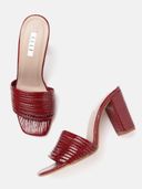 Red color option, Sold out, Currently selected