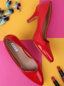 Red color option, Sold out, Currently selected