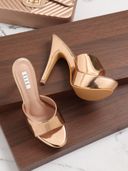 Rose Gold color option, Currently selected