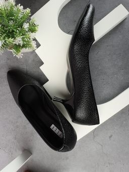 ELLE - Black Women Slip On Pumps