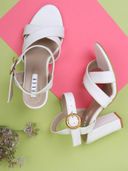 White color option, Sold out, Currently selected