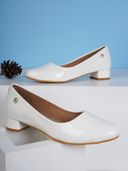 White color option, Sold out, Currently selected