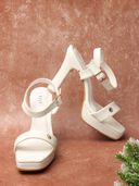 White color option, Sold out, Currently selected