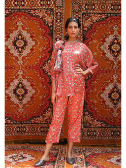 NORN - Red Rabat Round Shirt