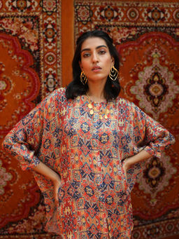 NORN - Multi-Color Taza Round Shirt