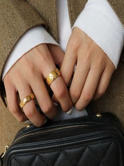 AQUASTREET - 18K Gold Plated Waterproof Anti-Tarnish Narrow and Wide Quilt Design Ring (Pack of 2)