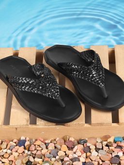 Metro - Men Black Flipflops