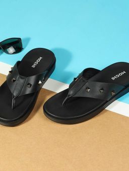 Mochi - Men Black Flipflops