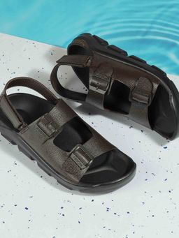 Mochi - Men Brown Sandals
