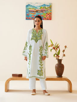 Kashmir Box - Off White Tulip Aari Embroidered Cashmilon Kashmiri Phiran Winter Kurta