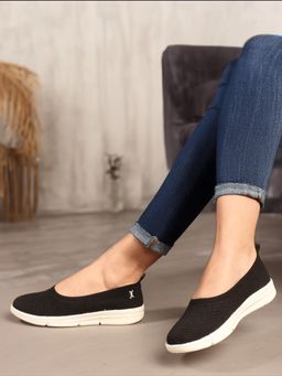 Carlton London - Womens Slip-On Black Woven Design Ballerinas
