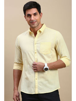 Classic Polo - Men's Yellow Slim Fit Solid Shirt