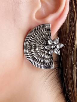 Azai by Nykaa Fashion - Oxidised Silver Tone Fan Studs With Black Flower