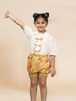 LAAD In every touch - Girls White Printed Shirt with Shorts
