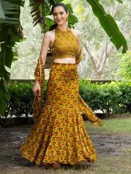 HOUSE OF JAMOTI - Green Organza Embroidered Skirt with Top and Dupatta