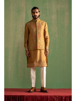 STUDIO BAGECHAA - Advait Gold Embroidered Kurta with Pant and Jacket (Set of 3)