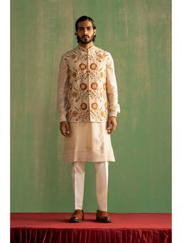 STUDIO BAGECHAA - Vedant Ivory Embroidered Kurta with Pant and Jacket (Set of 3)