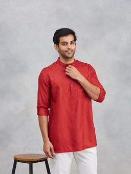 Fabindia - Maroon Viscose Blend Dobby Slim Fit Short Kurta