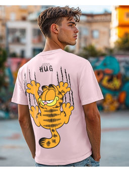 Bewakoof - Official Garfield Men's Pink Hug It Out Graphic Printed T-shirt