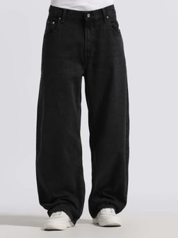 Calvin Klein - Men Black Solid Relaxed Fit Jeans