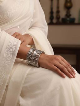 Niska - Women Silver Oxidized Cuff