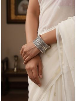 Niska - Women Silver Oxidized Stylish Cuff