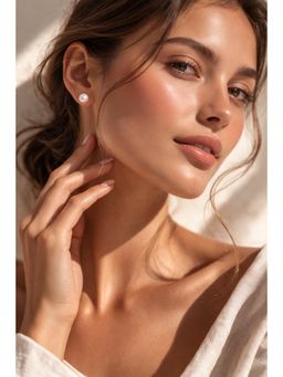 Niska - Women White Pearl Stud Earrings