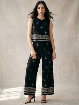 Outzidr - Women Black Printed Co-Ord Set