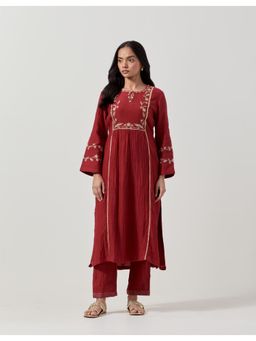 Priya Chaudhary - Maroon Embroidered Kurta with Pant (Set of 2)
