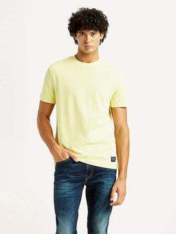 Levi's - Men's Yellow Solid Slim Fit T-shirt
