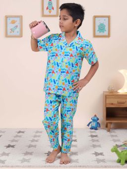 CASA DE NEENEE - Green Graphic Dreams Range Half Sleeves Shirt and Pyjama Set for Boys