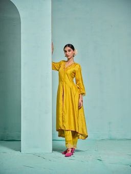 The Clothing Therapy - Yellow Kurta with Pant (Set of 2)