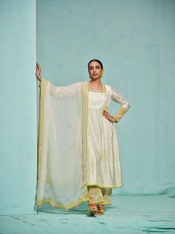 The Clothing Therapy - Ivory Square Neck Kurta with Pant and Dupatta (Set of 3)