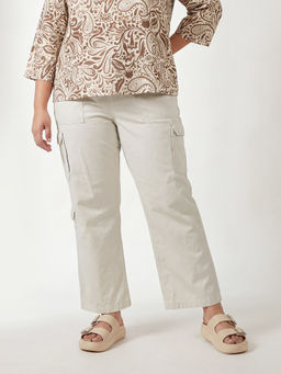 max - Women Beige Solid Cargo Trouser