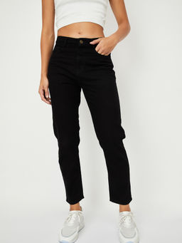 max - Women Black Solid Mom Fit Crop Jeans