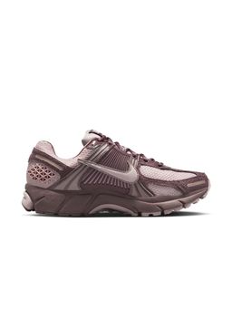 Nike - Women's Zoom Vomero 5 Sneakers
