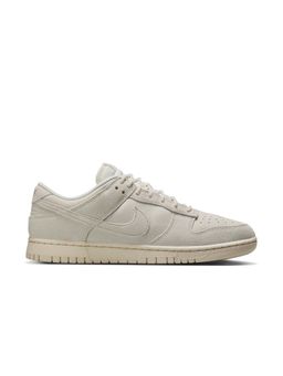 Nike - Men's Dunk Low Retro Se Sneakers