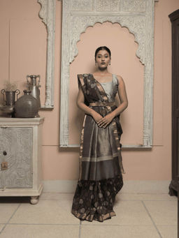 Dusala India - Women Mukta Kesha Grey Floral Handloom Saree with Unstitched Blouse