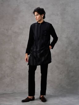 Twamev - Black Woven Straight Kurta & Pant