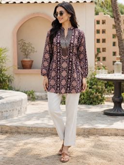 Nayam by lakshita - Women Printed Straight Peach Kurti