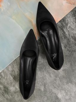 Jove - Women Black Solid Pumps