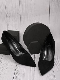 Jove - Women Black Solid Pumps