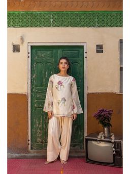 Anuvas - Ivory Floral Full Sleeves Kurta with Pant