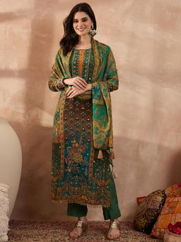 Vaamsi - Green Embroidered Three Fourth Sleeves Kurta Pant with Dupatta