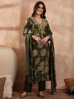 Vaamsi - Green Embroidered Three Fourth Sleeves Kurta Pant with Dupatta