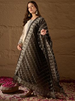 Vaamsi - Off White Embroidered Full Sleeves Kurta Pant with Dupatta