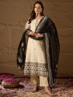 Vaamsi - Off White Embroidered Full Sleeves Kurta Pant with Dupatta